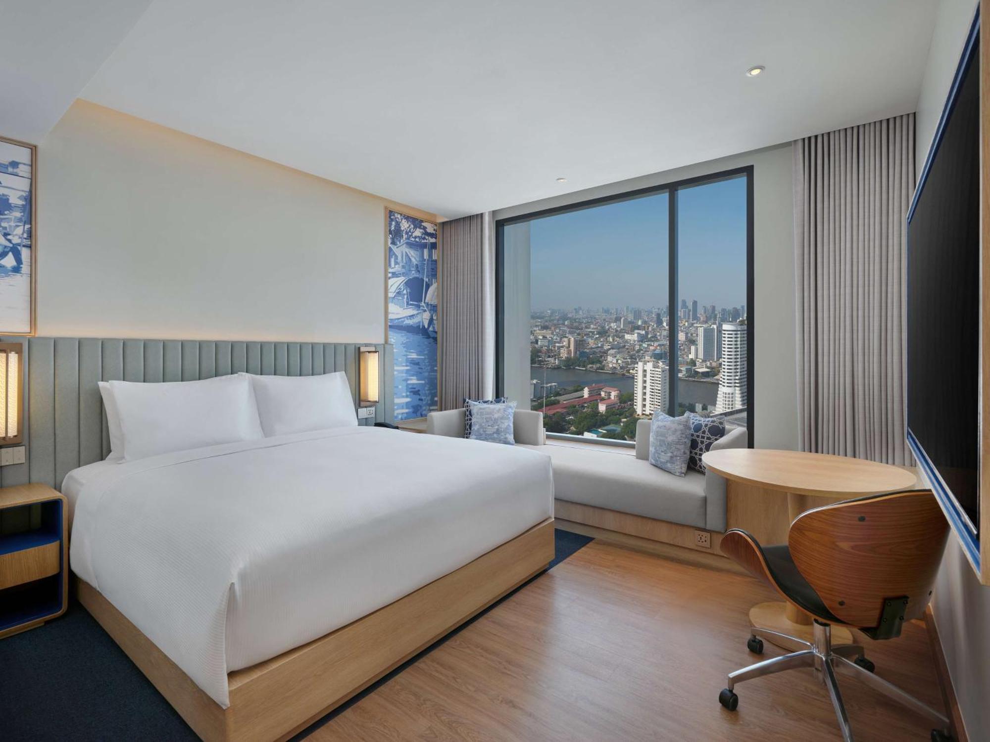 Hilton Garden Inn Bangkok Riverside Buitenkant foto