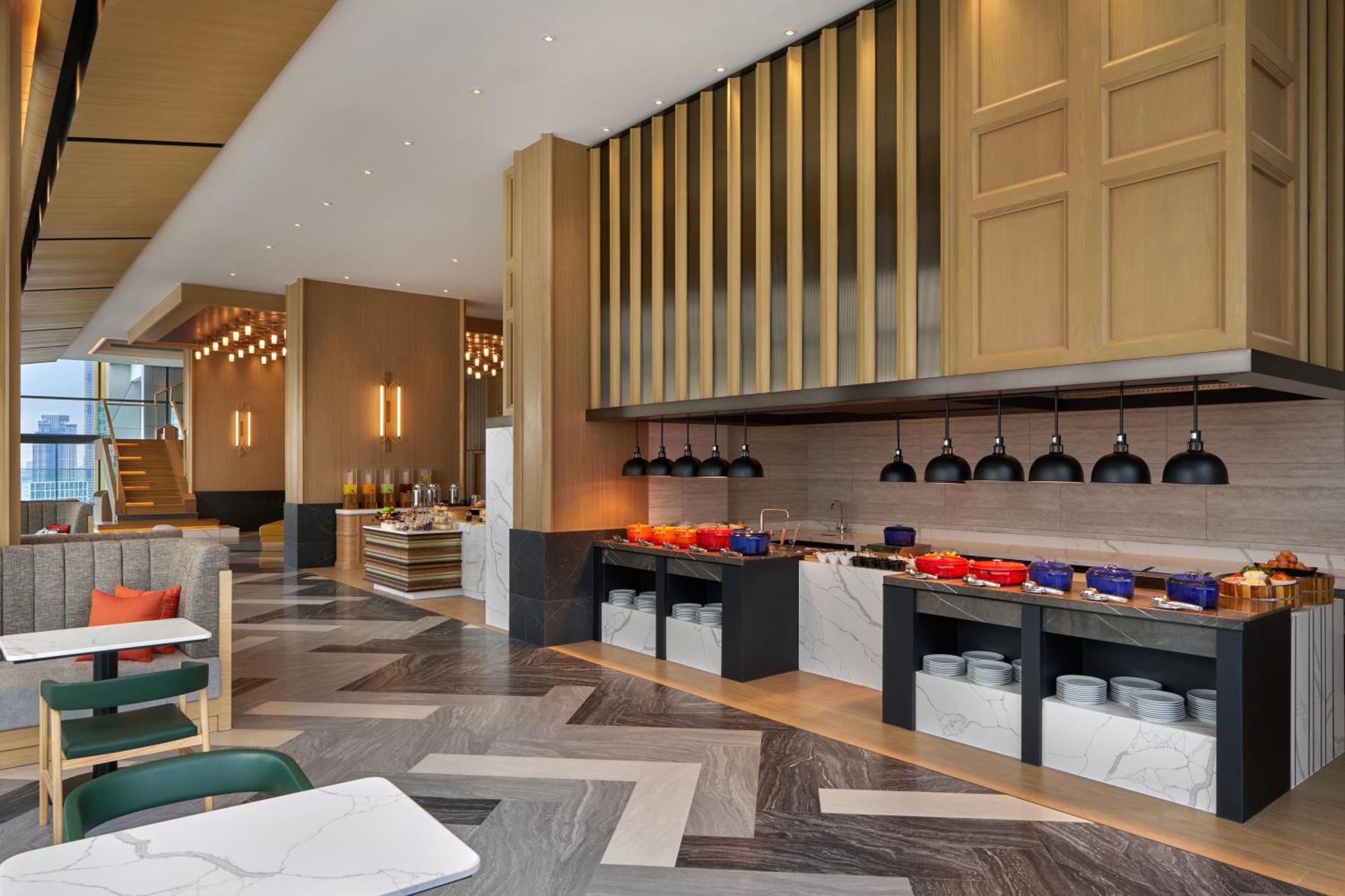 Hilton Garden Inn Bangkok Riverside Buitenkant foto
