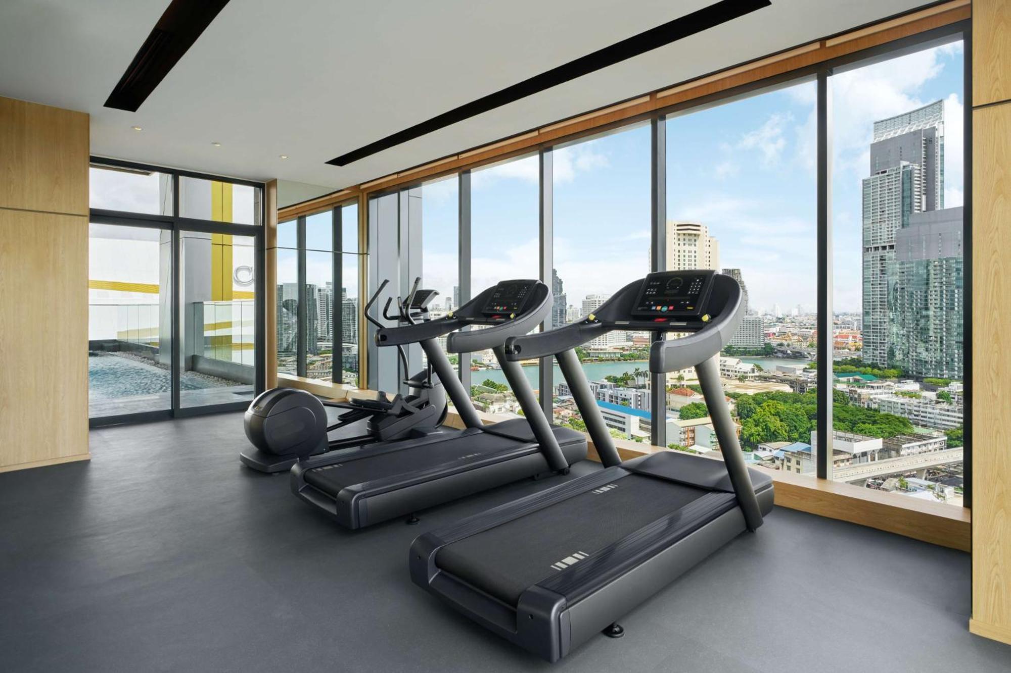 Hilton Garden Inn Bangkok Riverside Buitenkant foto
