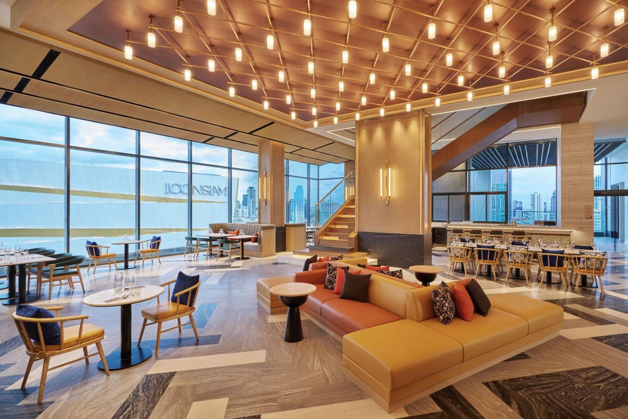 Hilton Garden Inn Bangkok Riverside Buitenkant foto