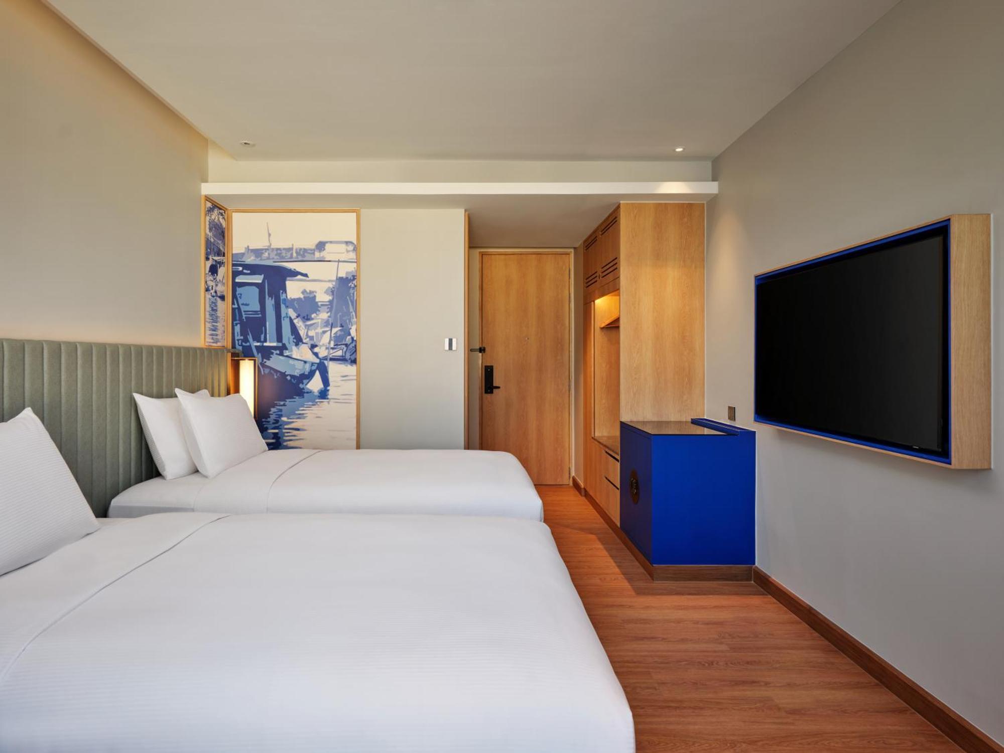 Hilton Garden Inn Bangkok Riverside Buitenkant foto